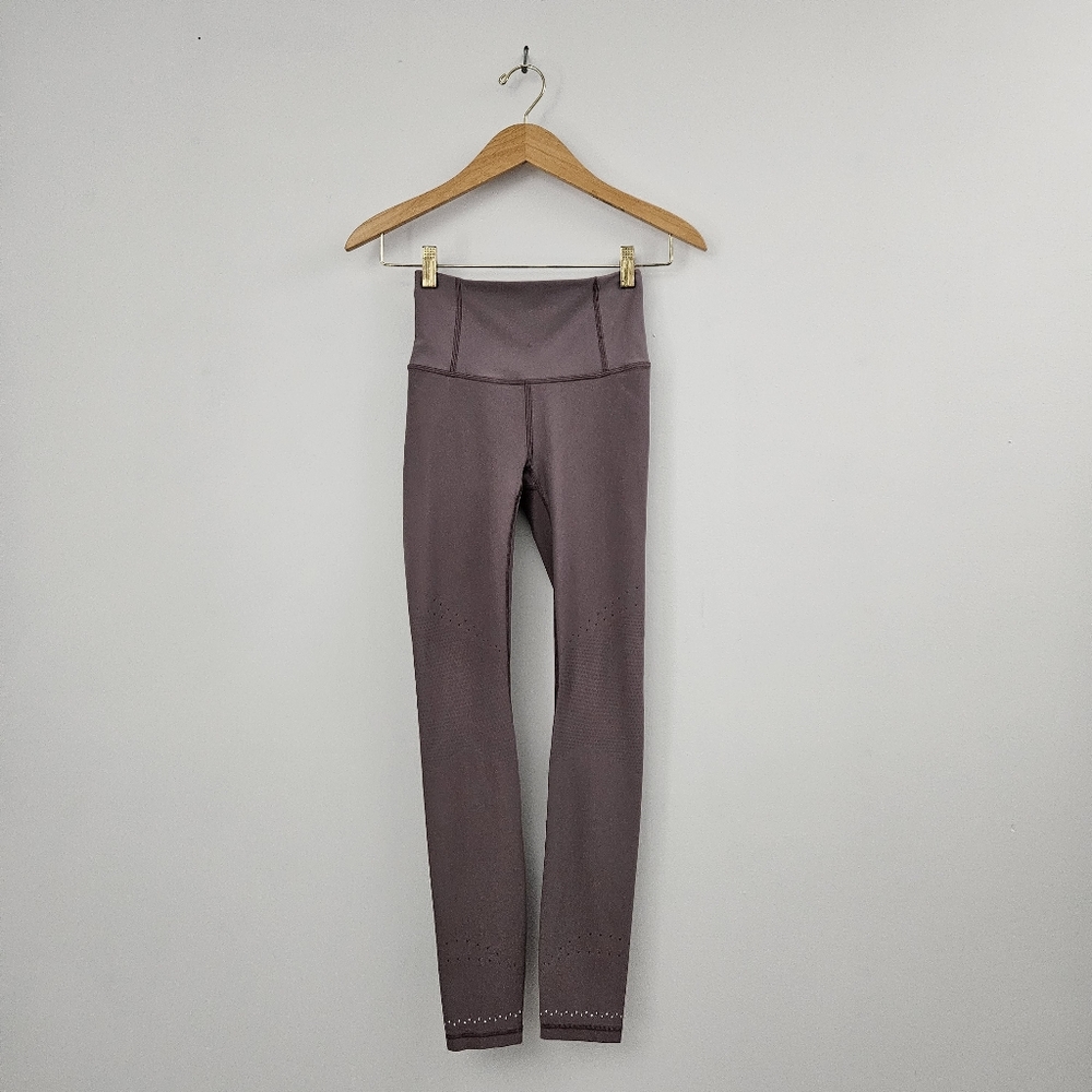 Lululemon Leggings Mauve Perforated Reflective Sz 4